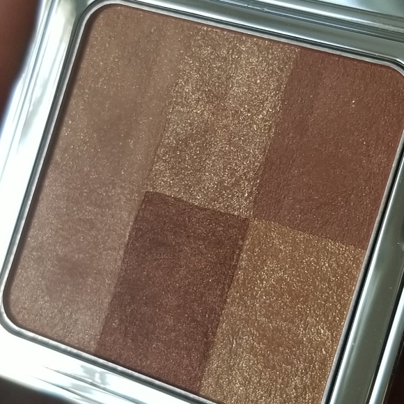 bobbi brown brightening finishing powder bronzer - Picture 3 of 9